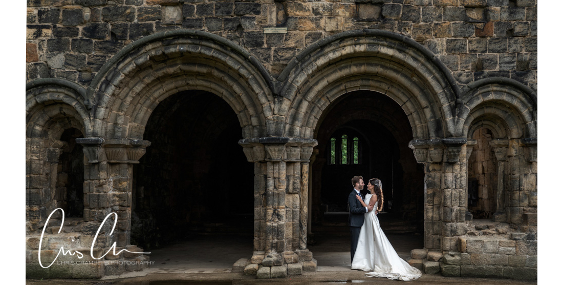 Kirkstall-Abbey-Wedding-photography-Leeds-wedding-photographer