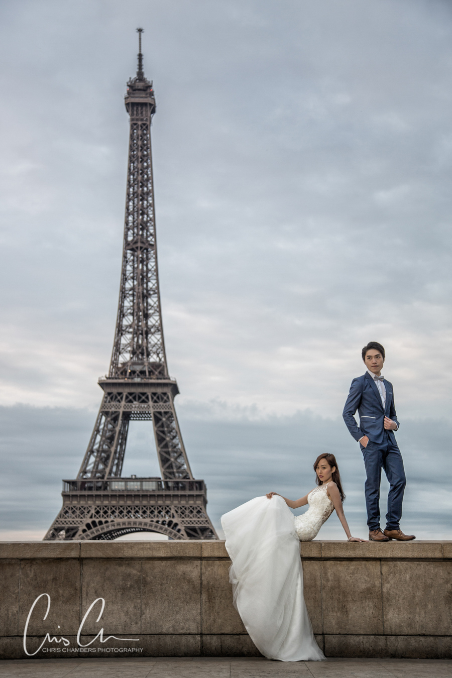 Paris pre-wedding photo shoot. Paris photographer