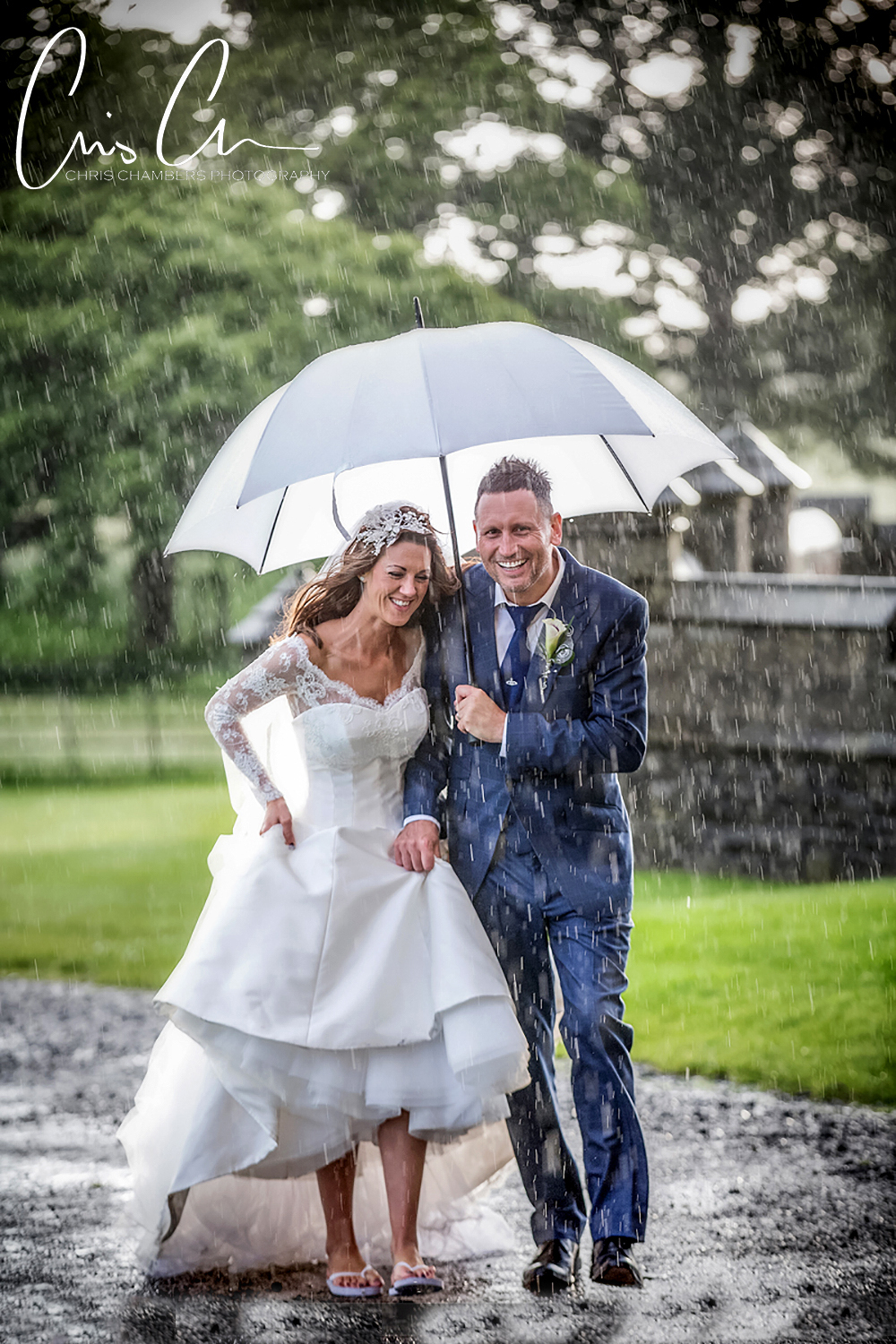 Wet wedding photography tips - Allerton Castle